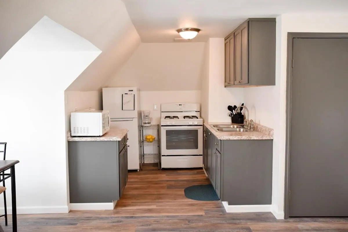 Unwind In A Bright Comfortable Apartment For 3 Pittsburgh
