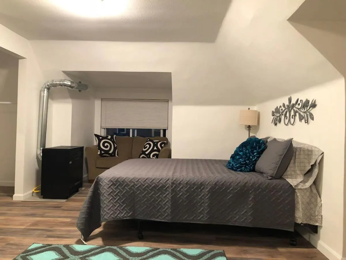 Unwind In A Bright Comfortable Apartment For 3 Pittsburgh
