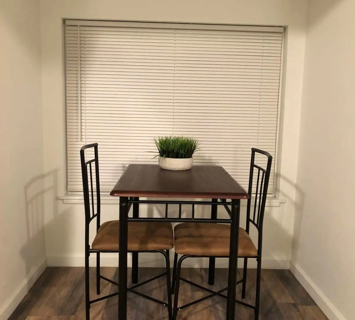 Unwind In A Bright Comfortable Apartment For 3 Pittsburgh
